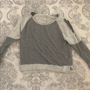 Gray pullover sweatshirt with cut out shoulders